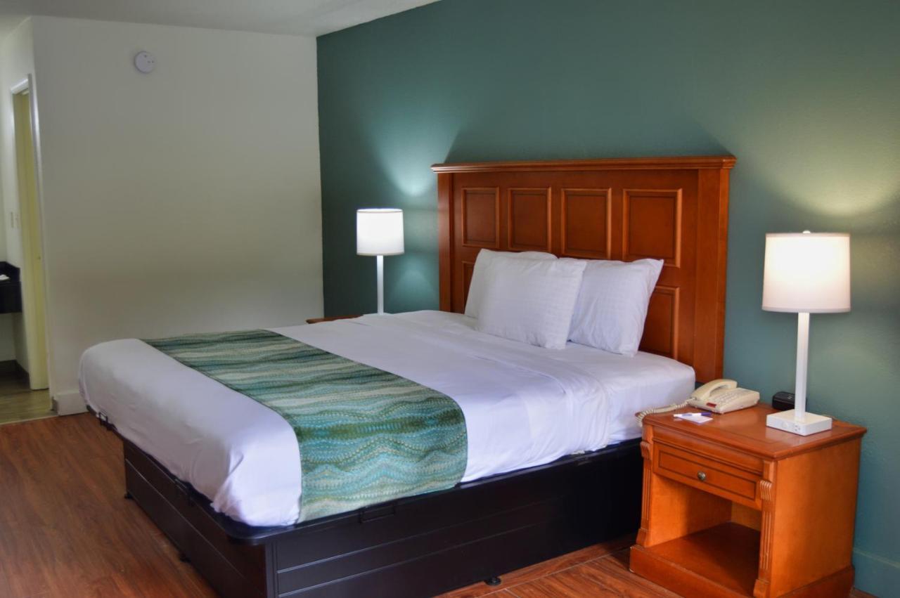 Days Inn By Wyndham Hardeeville Near Hilton Head Экстерьер фото