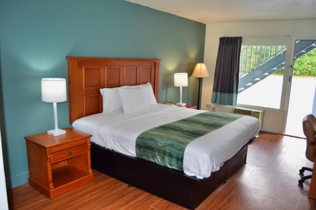 Days Inn By Wyndham Hardeeville Near Hilton Head Экстерьер фото