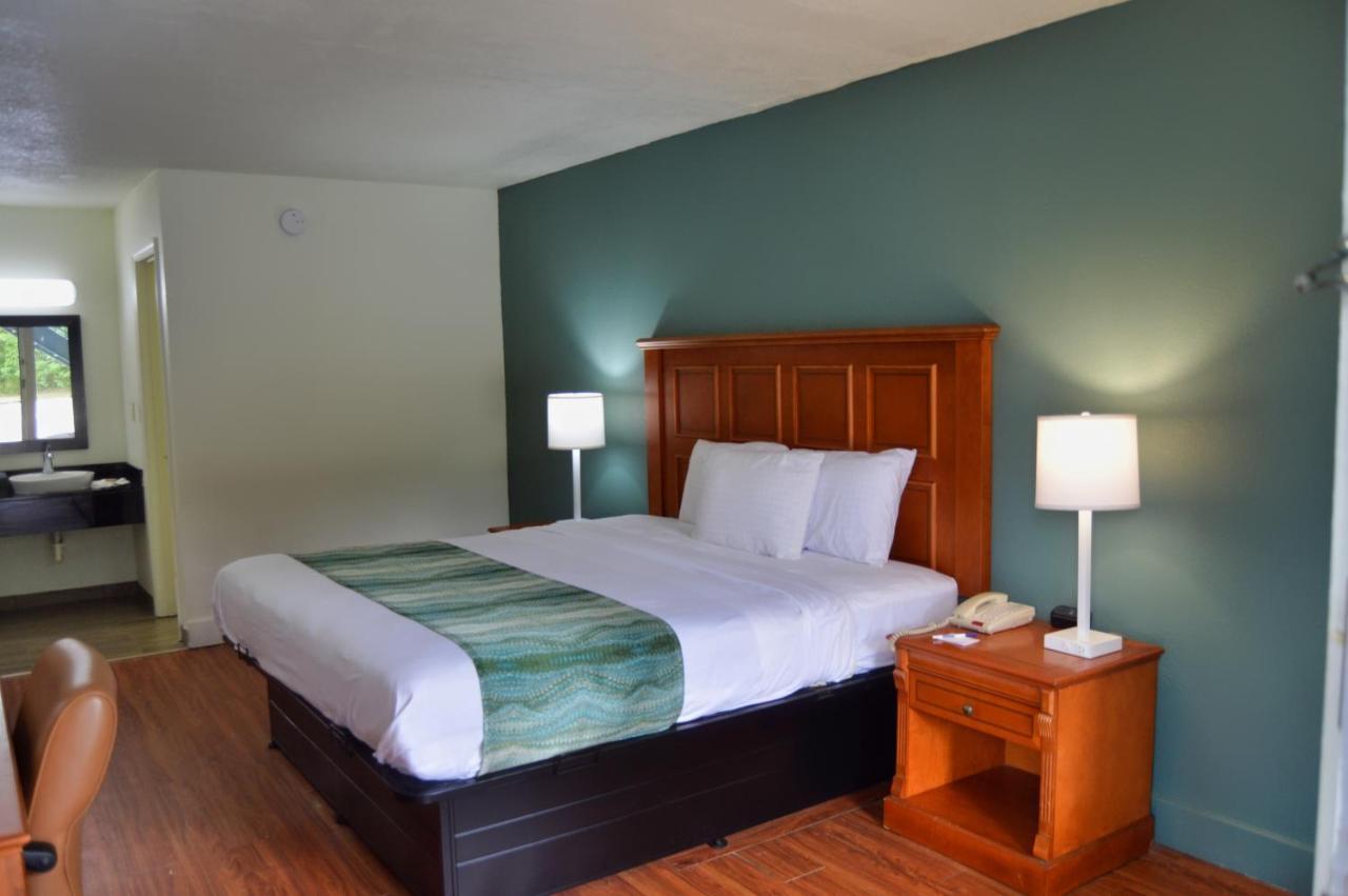 Days Inn By Wyndham Hardeeville Near Hilton Head Экстерьер фото