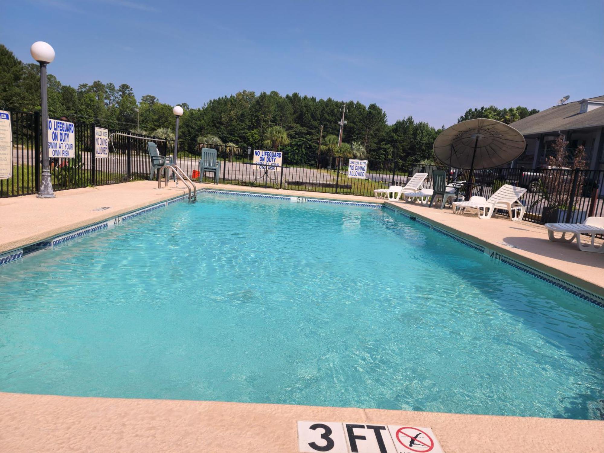 Days Inn By Wyndham Hardeeville Near Hilton Head Экстерьер фото