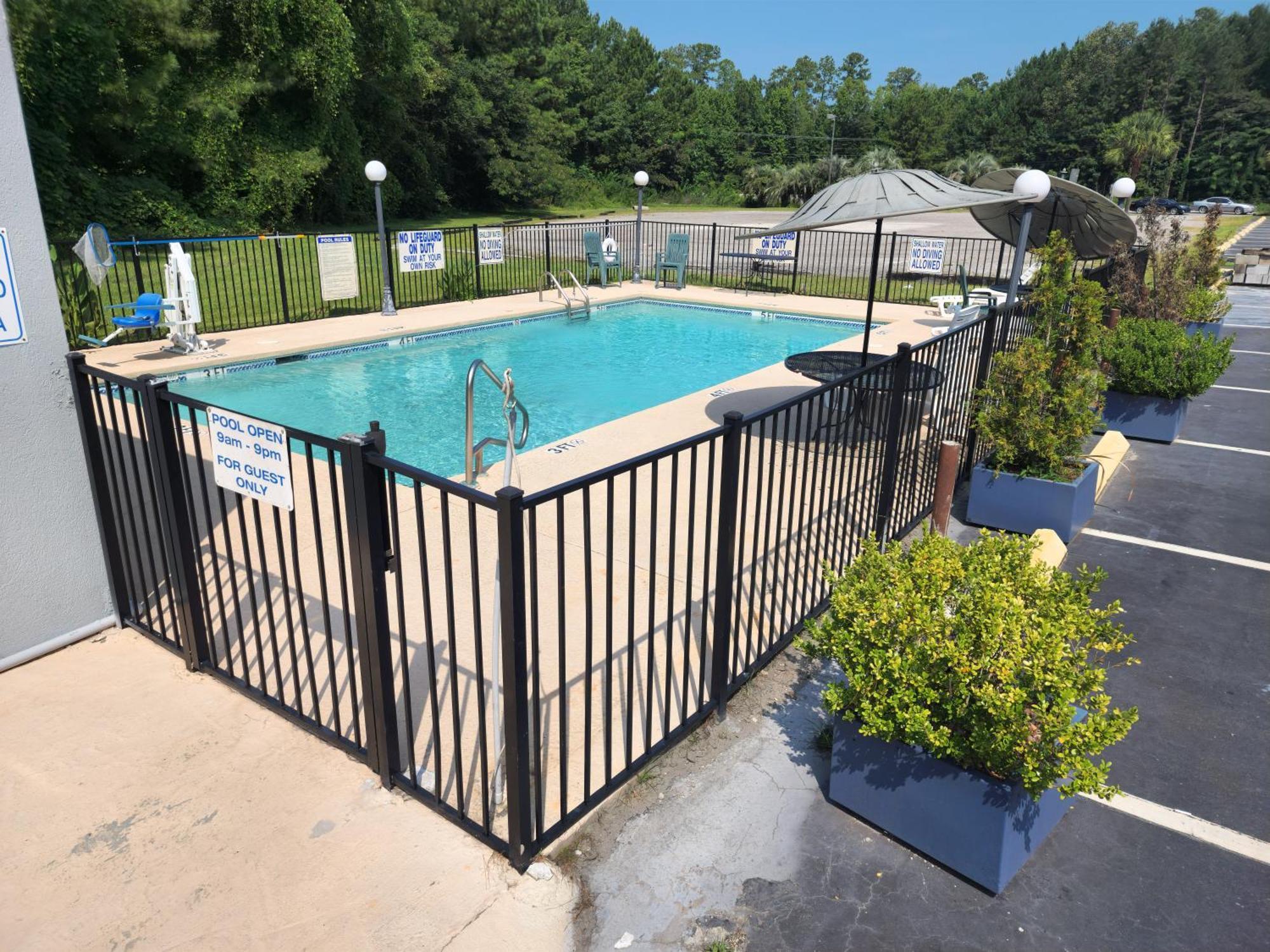 Days Inn By Wyndham Hardeeville Near Hilton Head Экстерьер фото