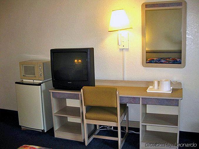 Days Inn By Wyndham Hardeeville Near Hilton Head Экстерьер фото