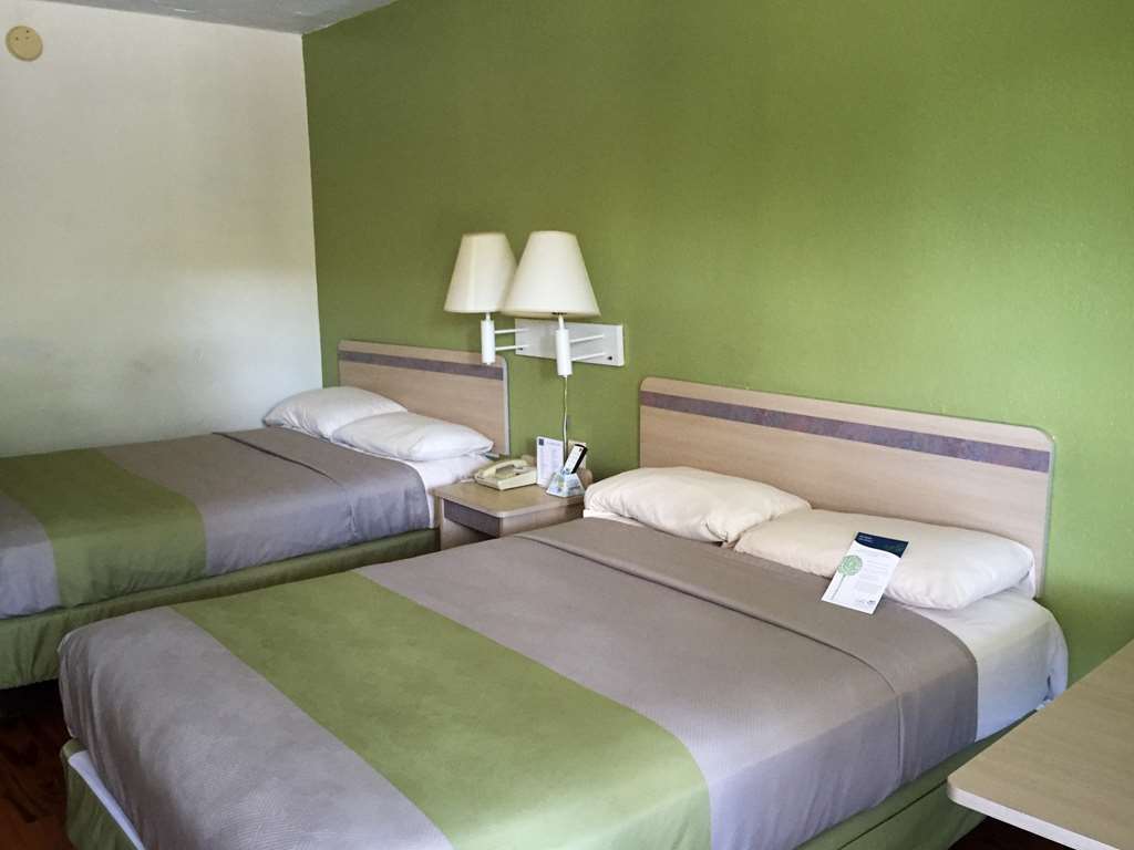 Days Inn By Wyndham Hardeeville Near Hilton Head Номер фото